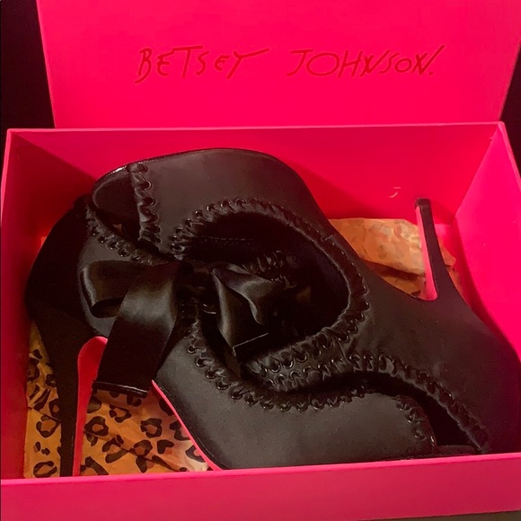 Betsey Johnson Black Satin Satin Open Toe Stiletto - Picture 2 of 5
